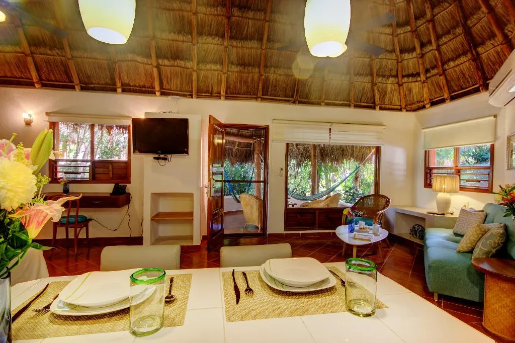 BUNGALOW KING SIZE BED Room, Riviera Maya Suites, Playa Del Carmen