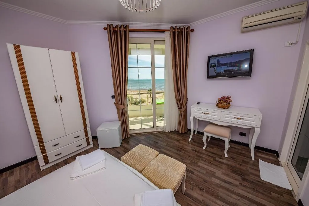 Room, Hotel Majestic, Durres