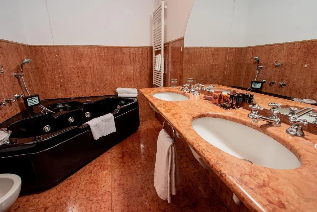 Double or Twin SUPERIOR Room, Le Due Corti, Milan