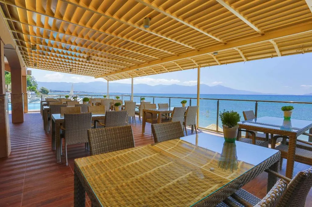 Terrace, Melis, Izmir