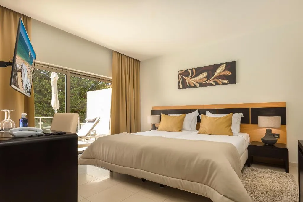Double or Twin CLASSIC Room, Caneiros Luxury House & Suites, Algarve