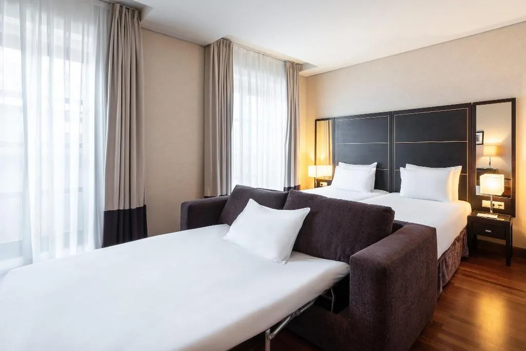 JUNIOR SUITE KING SIZE BED Room, Eurostars das Artes, Porto