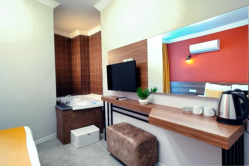 DOUBLE WITH JACUZZI Room, Terra Rossa Suites, Antalya