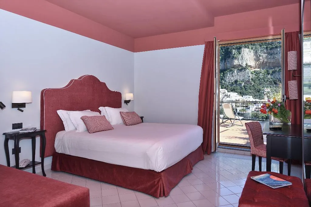 Double or Twin DELUXE Room, Hotel Royal Positano, Naples