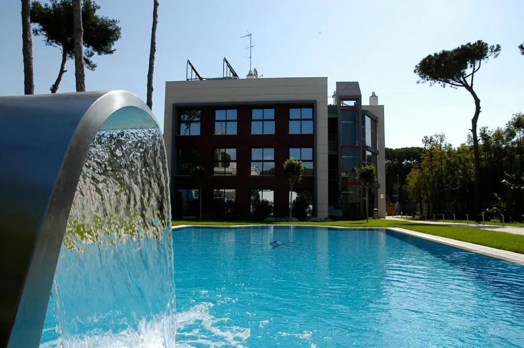 Pool, Royal Marina Gardens, Barcelona