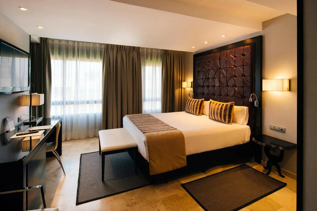 DOUBLE STANDARD Room, Mirador de Chamartin, Madrid