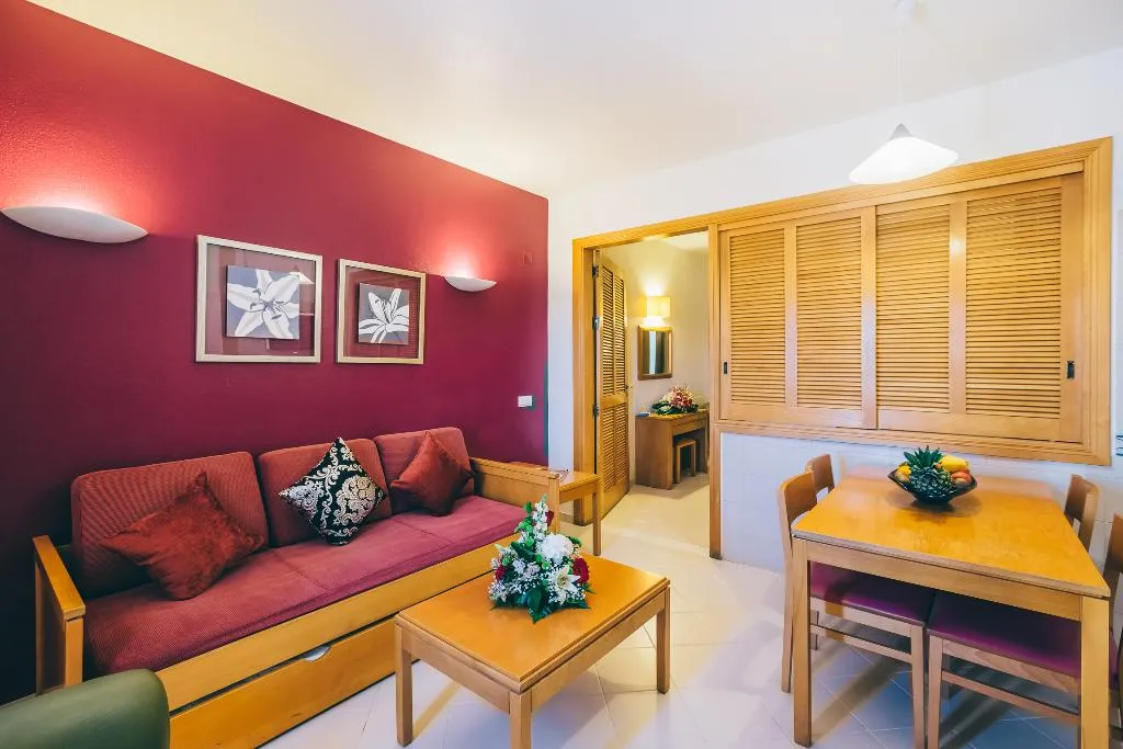 Room, Grand Muthu Forte da Oura, Algarve