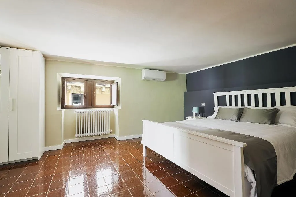 Room, Corte dei medici - Palace, Catania