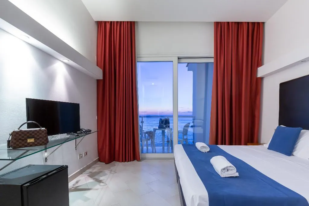 Double or Twin SUPERIOR Room, Giosue' a Mare, Naples