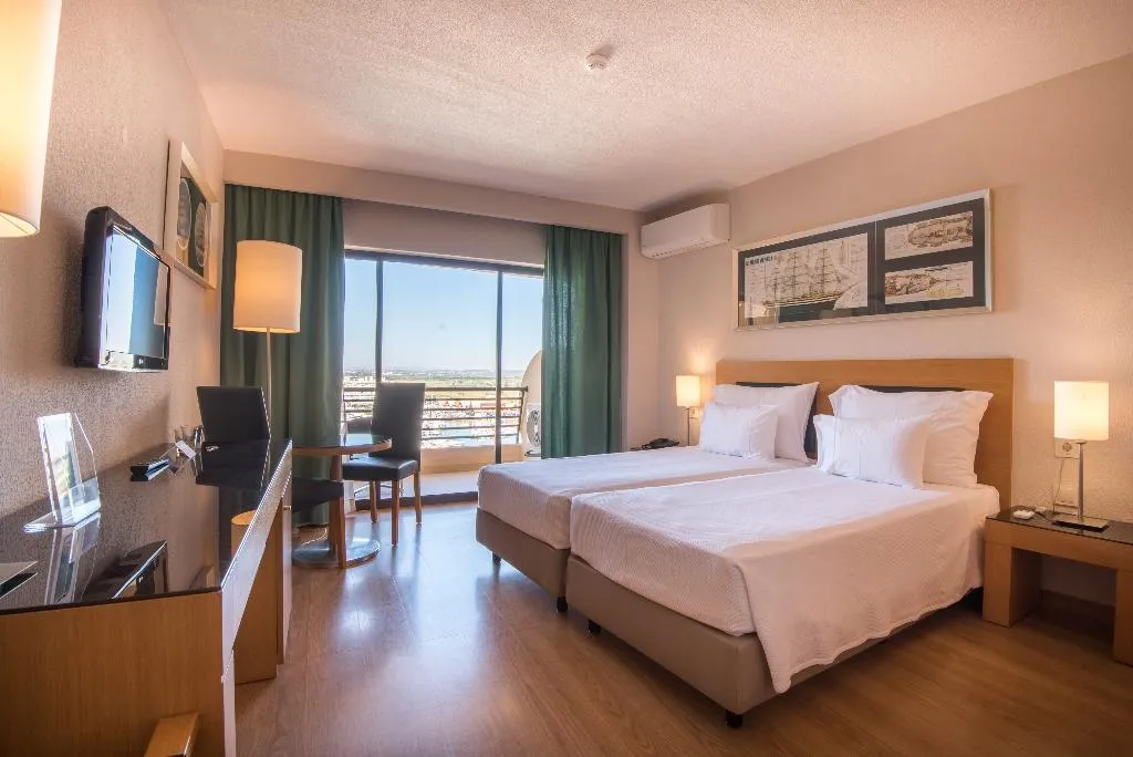 Double or Twin SEA VIEW Room, Vila Gale Marina, Algarve
