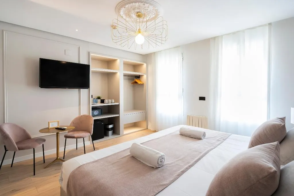 TRIPLE STANDARD Room, YOU & CO. J. Botánico Boutique, Valencia
