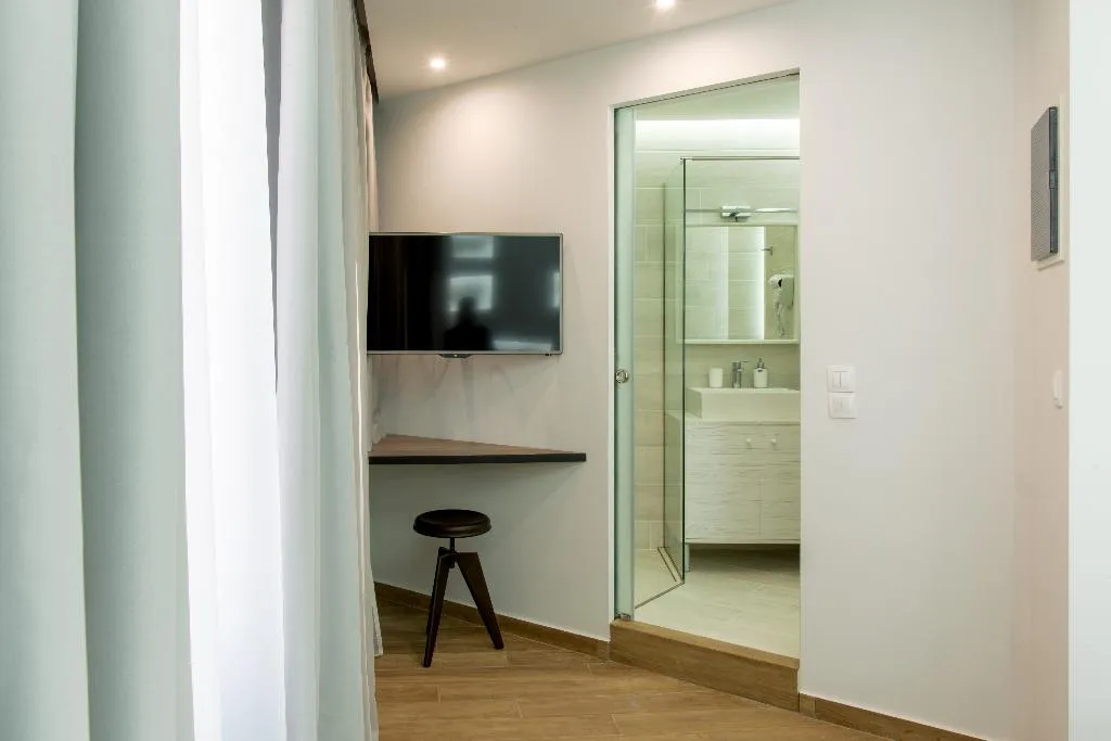 STUDIO DELUXE ONE BED Room, My Athens Place, Athens