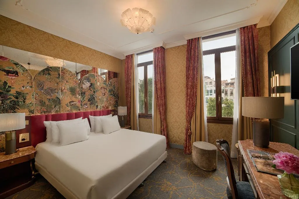 DOUBLE PREMIUM Room, NH Collection Venezia Grand Hotel Palazzo dei Dogi, Venice