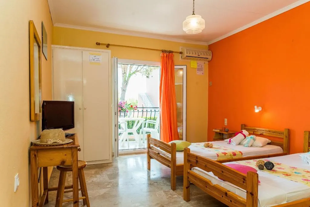 Room, Roussa's Studios and Apartments, Zante