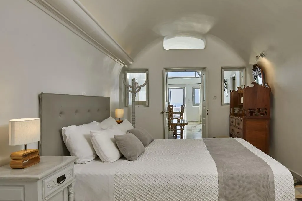 SUITE STANDARD Room, Iliovasilema Hotel & Suites, Santorini