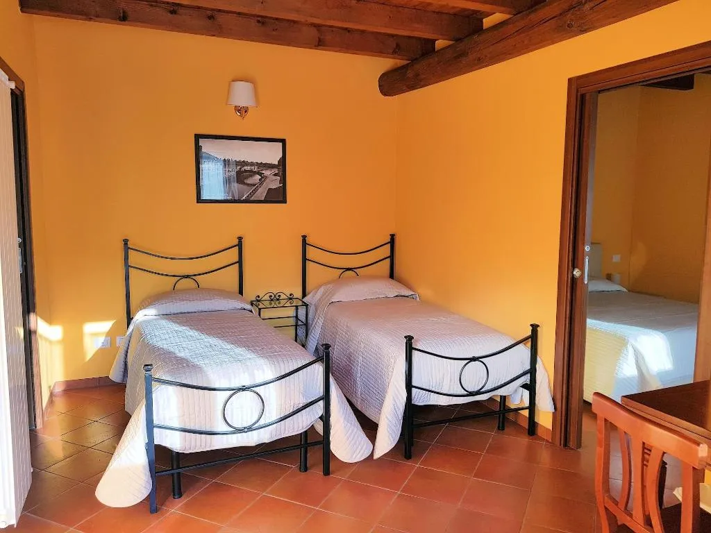 Room, Corte Certosina, Milan