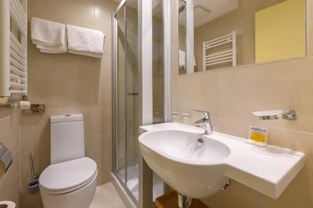 TWIN WITH BALCONY Room, Hotel Delfin Plava Laguna, Istria