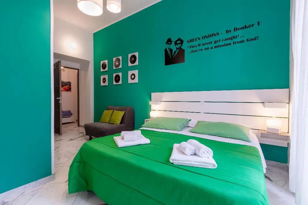 DOUBLE ONE BEDROOM ONE BATHROOM Room, B&B Colori e Note, Naples