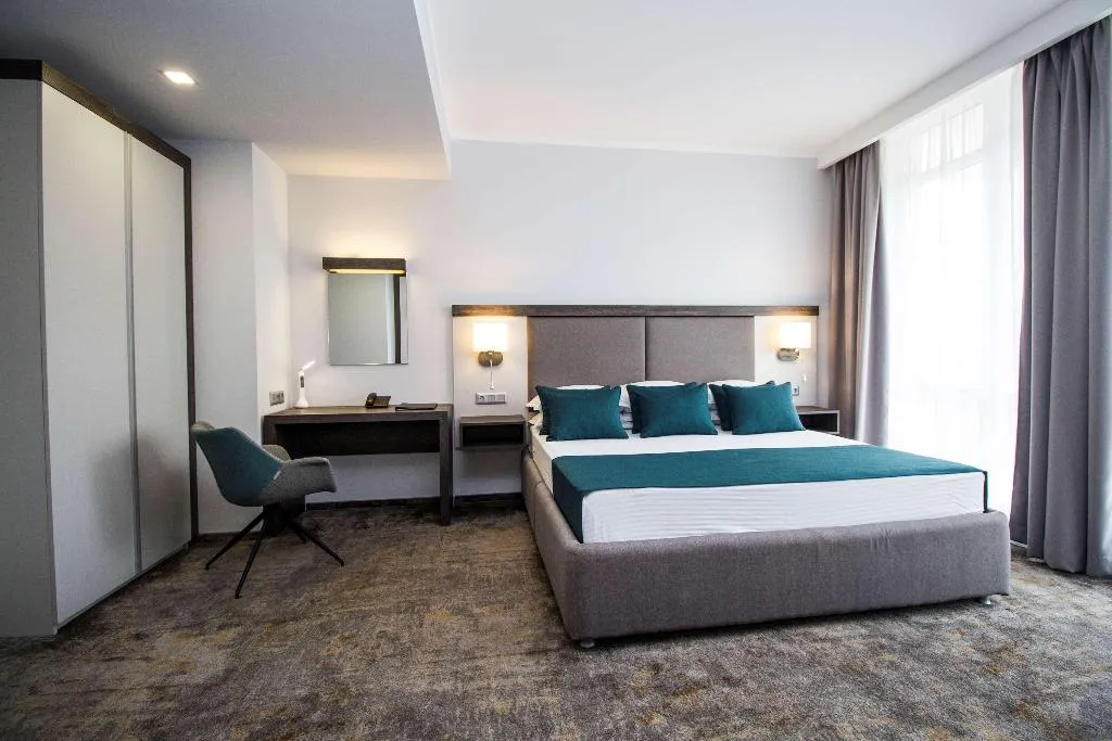 SUITE CAPACITY 4 Room, Best Western Plus Premium Inn, Bourgas