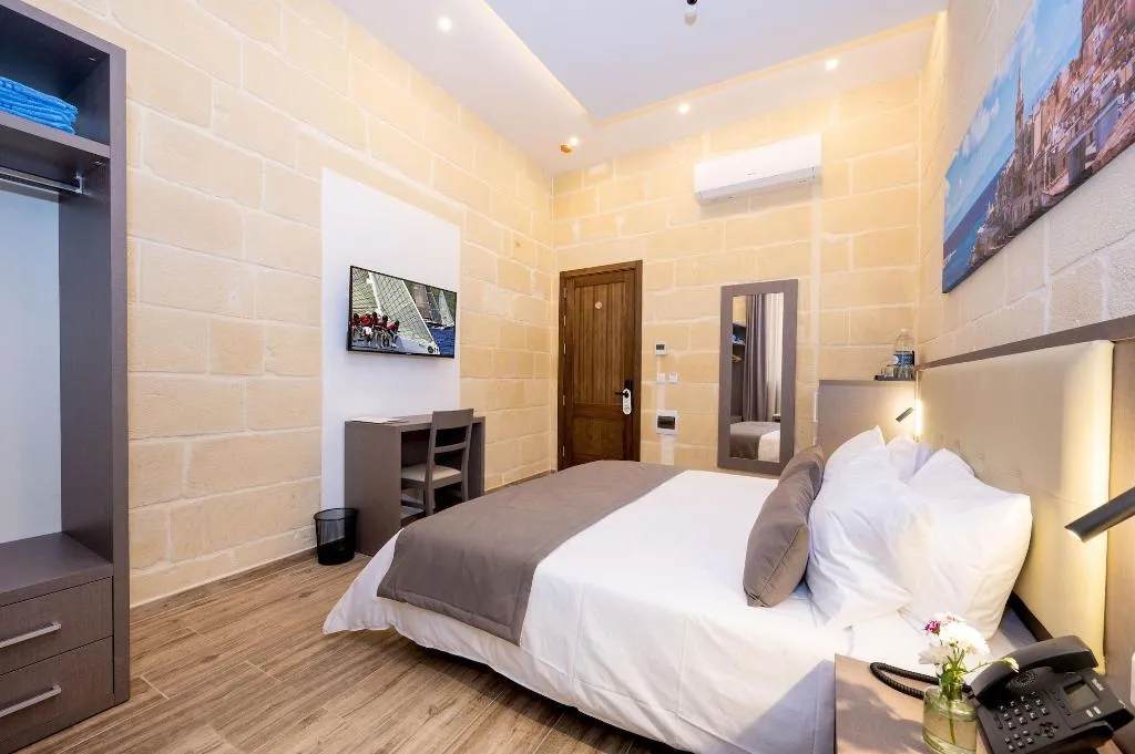 Room, C4 Retreats Gozo, Gozo