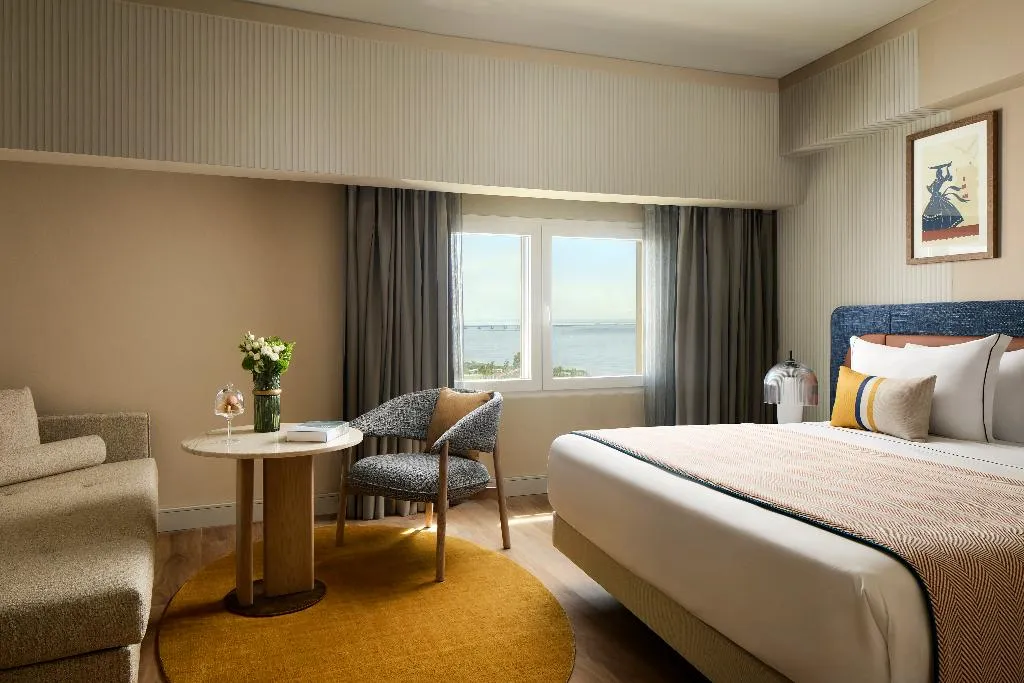 DOUBLE DELUXE Room, Tivoli Oriente Lisboa Hotel, Lisbon