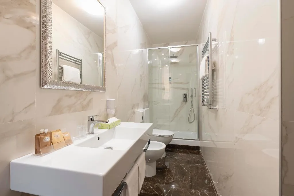 DOUBLE SUPERIOR Room, Virgilio, Rome
