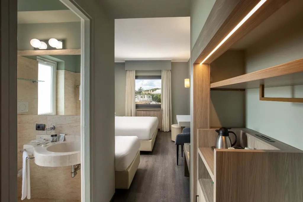 TRIPLE SUPERIOR Room, Marc'Aurelio, Rome