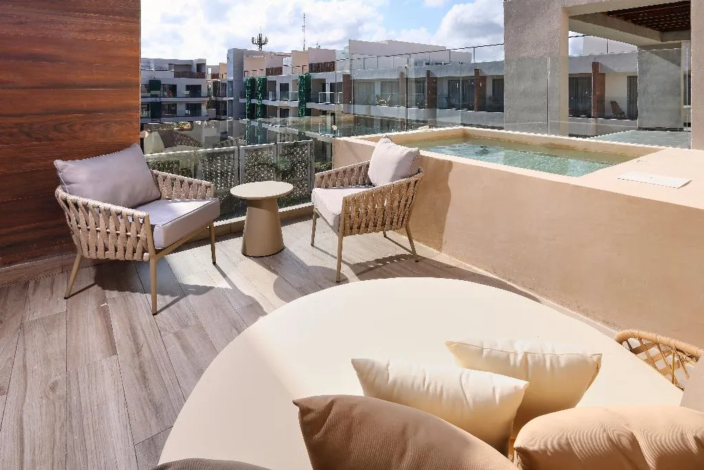DOUBLE WITH PRIVATE POOL Room, Holiday Inn Tulum Downtown, Cancun Area