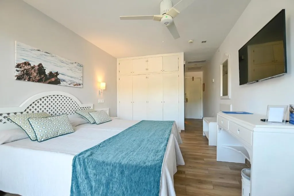 Double or Twin STANDARD Room, Pinos Playa Hotel, Majorca