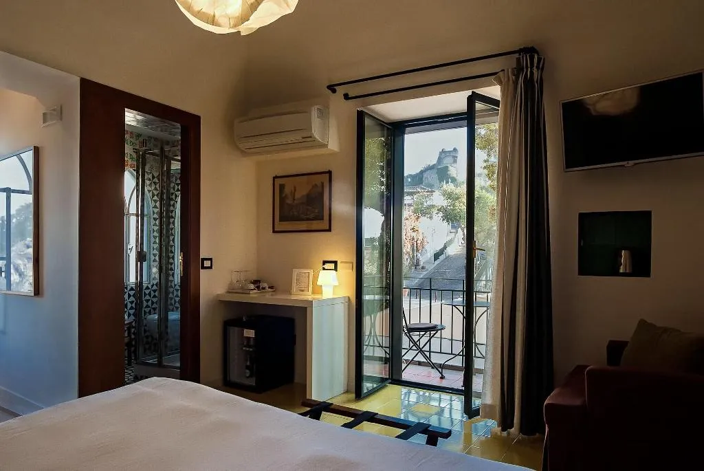 Room, La Moresca, Naples