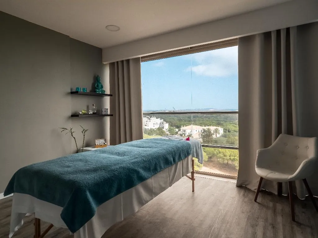 Sports and Entertainment, Aqua Pedra dos Bicos Design Beach -Adults Friendly, Algarve