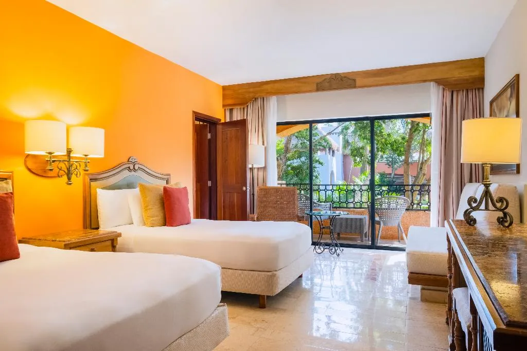 FAMILY ROOM TWO BEDROOMS Room, Iberostar Waves Paraiso Beach All Inclusive, Cancun Area