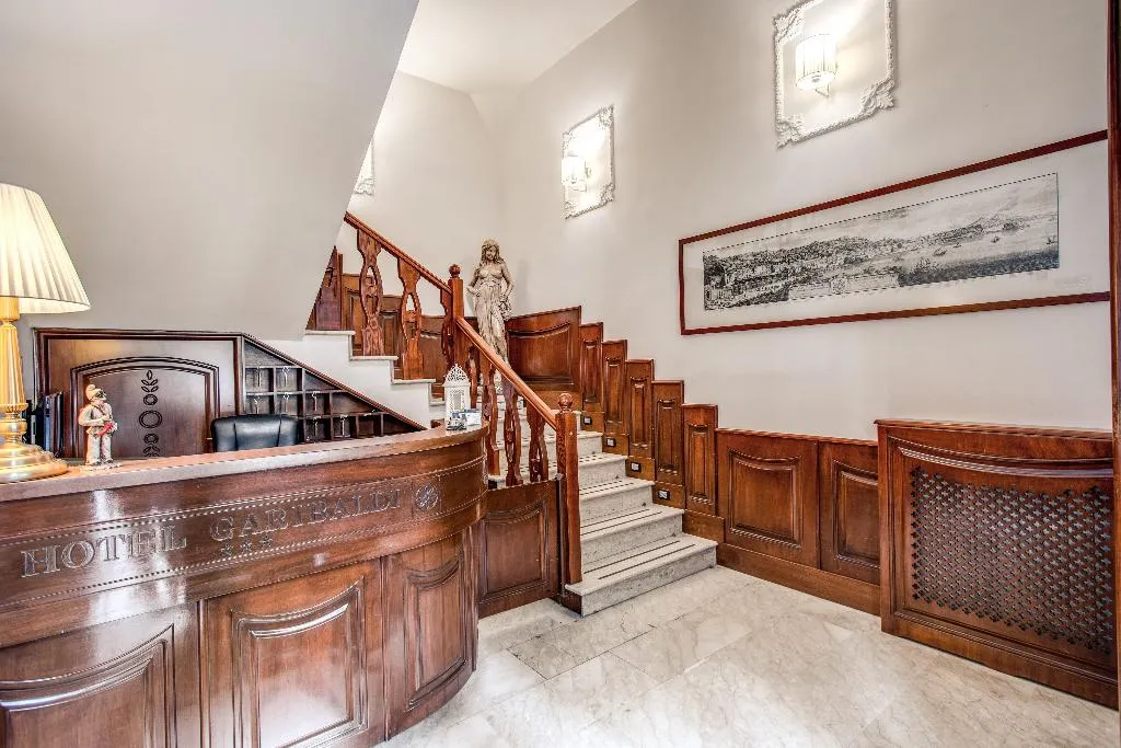 Lobby, Garibaldi, Naples