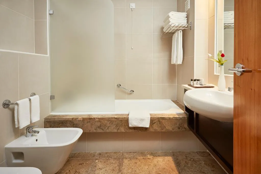 DOUBLE STANDARD Room, As Americas, Porto