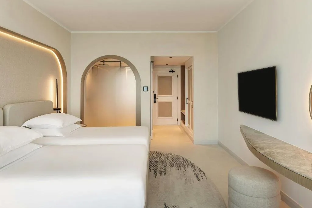 TWIN DELUXE WITH VIEWS Room, Sheraton Jumeirah Beach Resort, Dubai