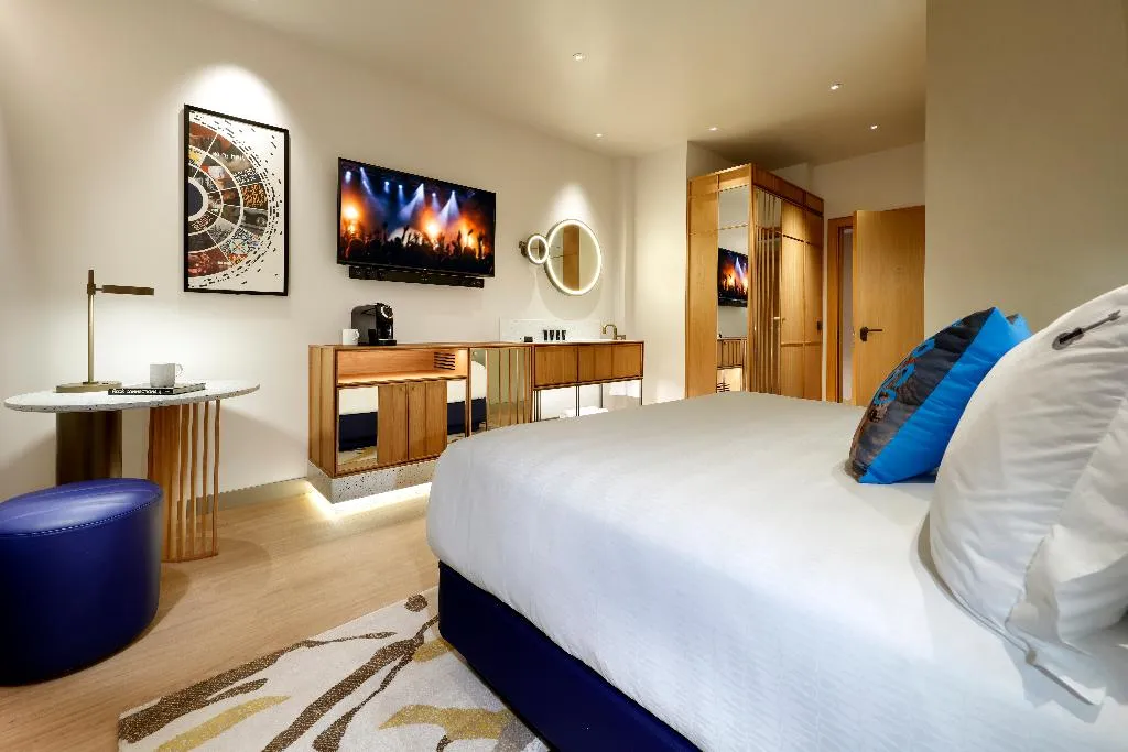 DOUBLE DELUXE GARDEN VIEW Room, Hard Rock Hotel Madrid, Madrid