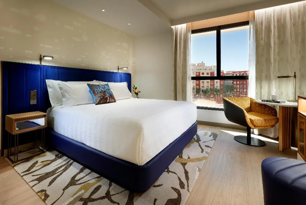DOUBLE DELUXE GARDEN VIEW Room, Hard Rock Hotel Madrid, Madrid