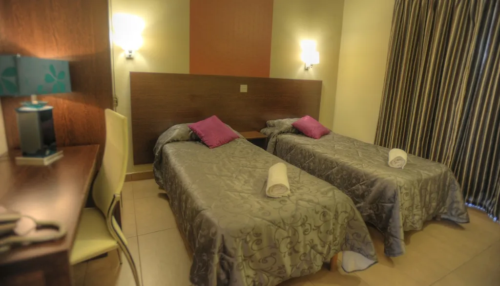 Double or Twin STANDARD Room, Carlton Hotel, Malta