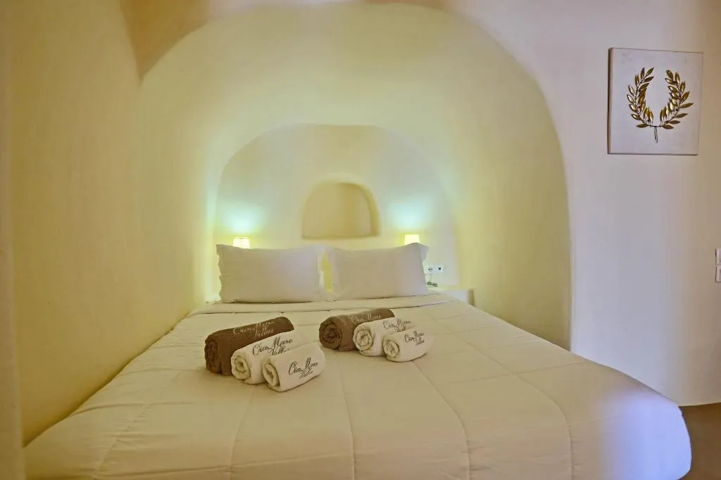 Room, Oia Mare Villas, Santorini
