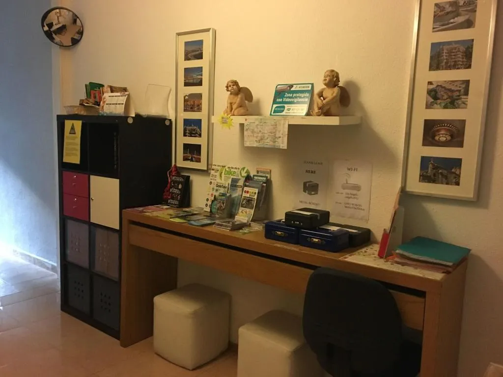 Sports and Entertainment, Break BCN - Hostal & Coffeebar, Barcelona