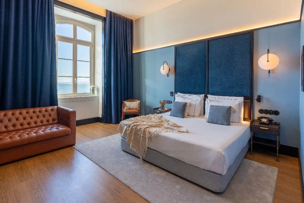 JUNIOR SUITE RIVER VIEW Room, The Editory Riverside Santa Apolonia Hotel, Lisbon