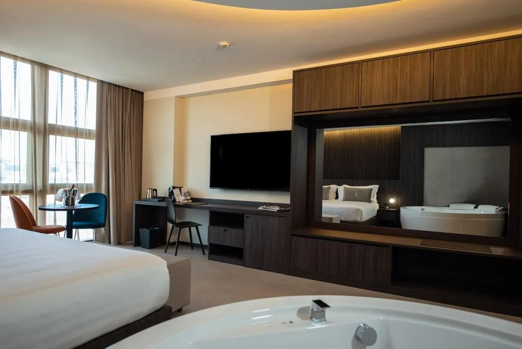 Room, Gold Tower Lifestyle Hotel, Naples