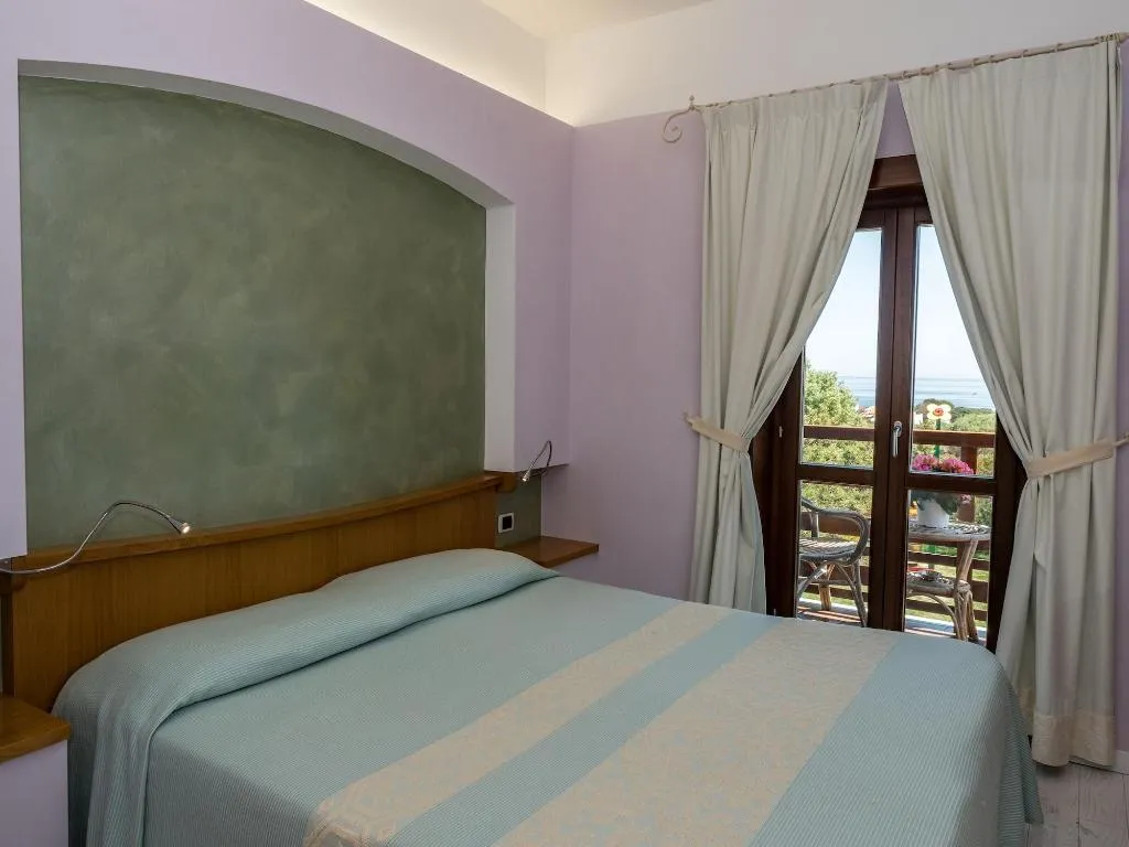Room, Cala Reale, Cagliari