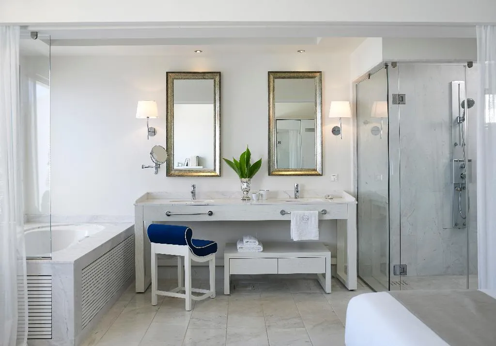 SUITE SEA FRONT Room, Knossos Beach Bungalows & Suites, Crete