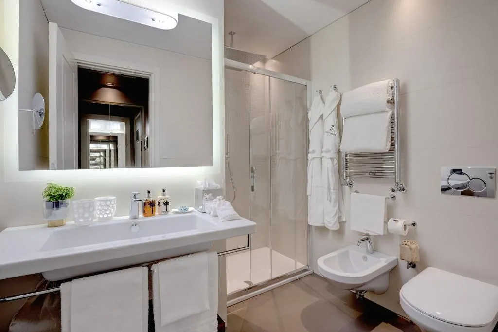 SUITE KING SIZE BED Room, Singer Palace Hotel, Rome
