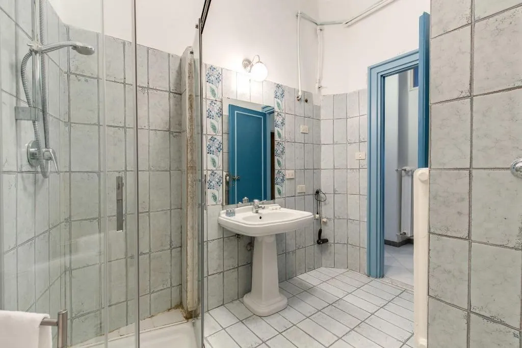 Room, B&B Locanderia, Naples