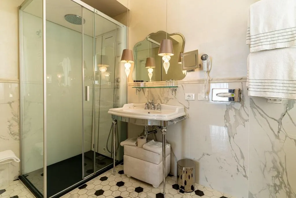 SUITE DELUXE Room, The Moon Boutique Hotel, Florence