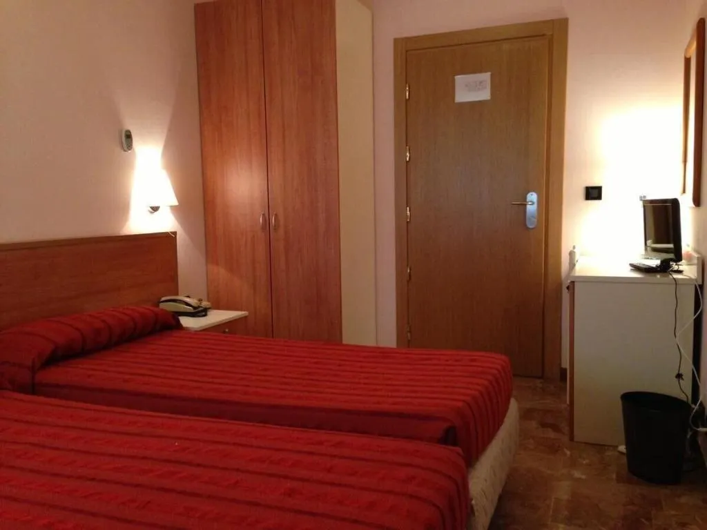 Room, Delle Rose, Venice
