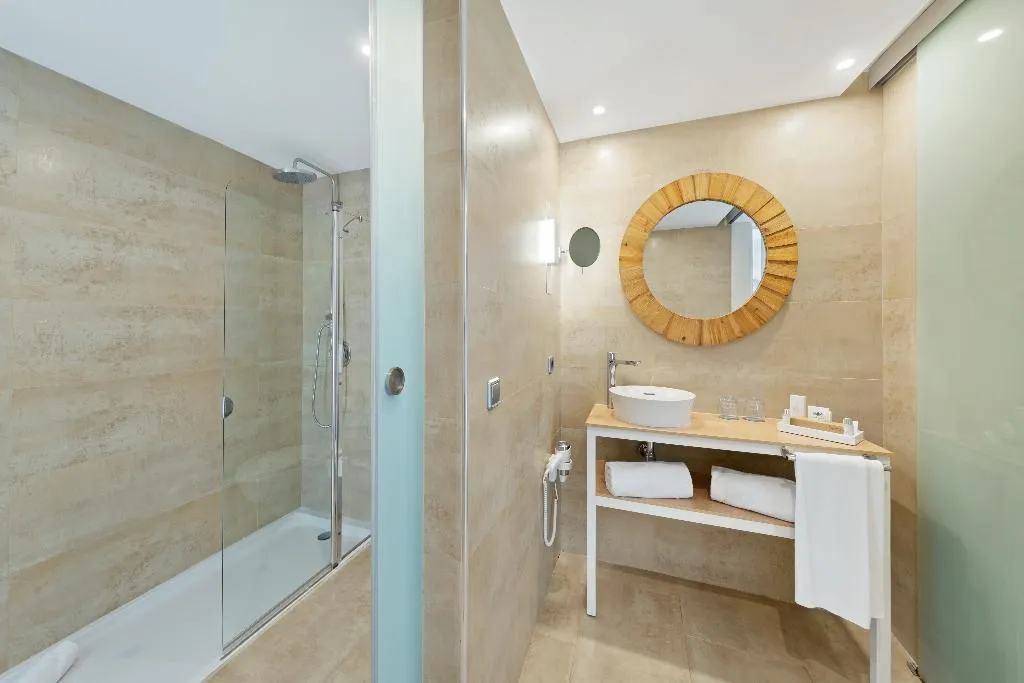 JUNIOR SUITE STANDARD Room, Occidental Cala Viñas, Majorca