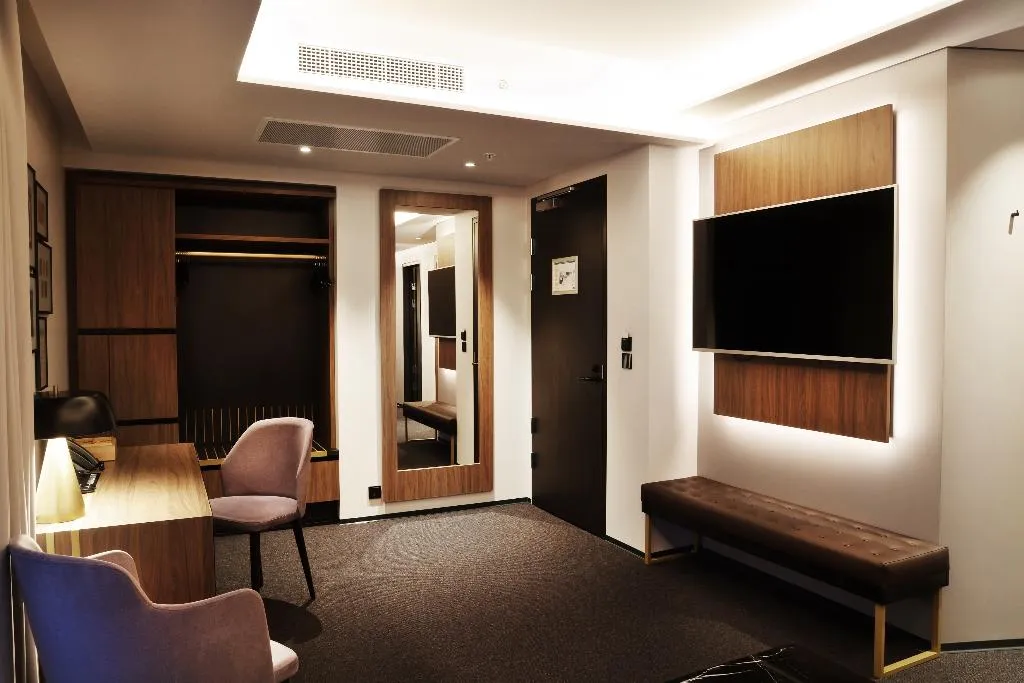 JUNIOR SUITE STANDARD Room, TOP CityLine Hotel Reykjavik Saga, Reykjavik